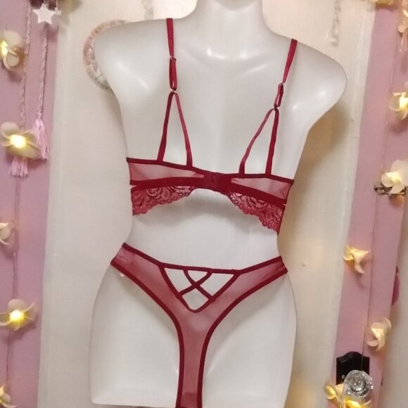 Sultry (L) Caged and Keyhole Rich Red Lingerie Set - Picture 6 of 11